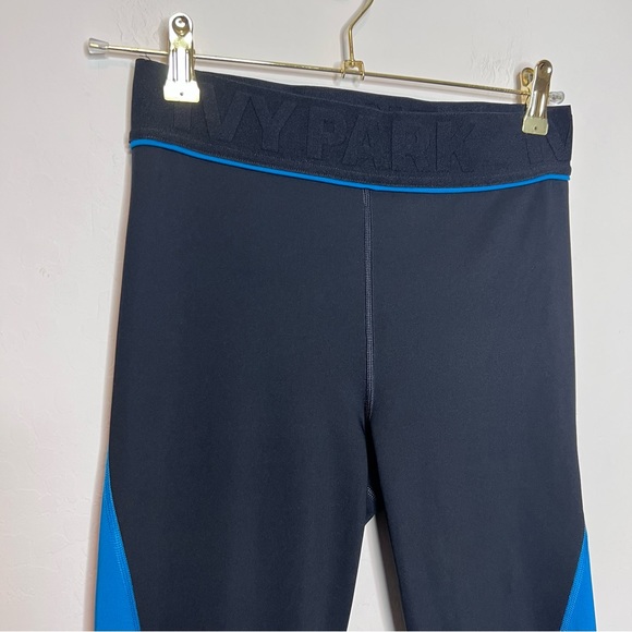 IVY PARK Colorblock Ankle Leggings. Size Medium - Picture 6 of 11